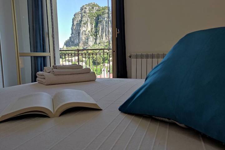 Gîte pour 6 personnes, avec balcon à Ulassai - 3