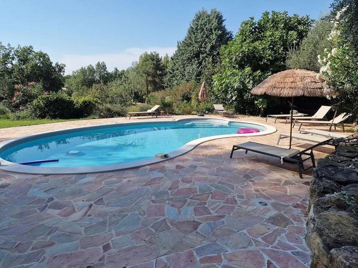 Maison de vacances pour 4 personnes, avec Terrasse et Jardin ainsi que Piscine et Vue à Trets