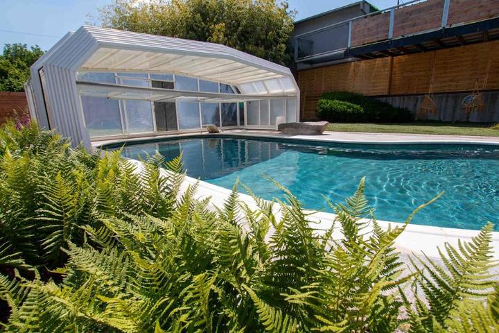 Maison de vacances pour 4 personnes, avec Terrasse et Jardin ainsi que Bassin pour enfant et Piscine