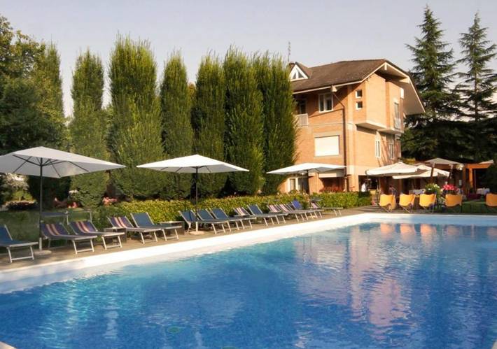 Hôtel pour 2 personnes, avec vue ainsi que jardin et piscine, animaux acceptés - 1