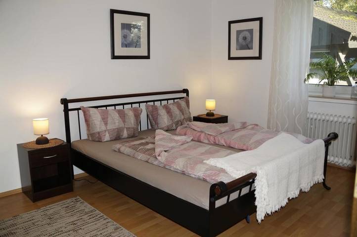 Ferienwohnung für 2 Personen, mit Terrasse und Garten sowie Ausblick