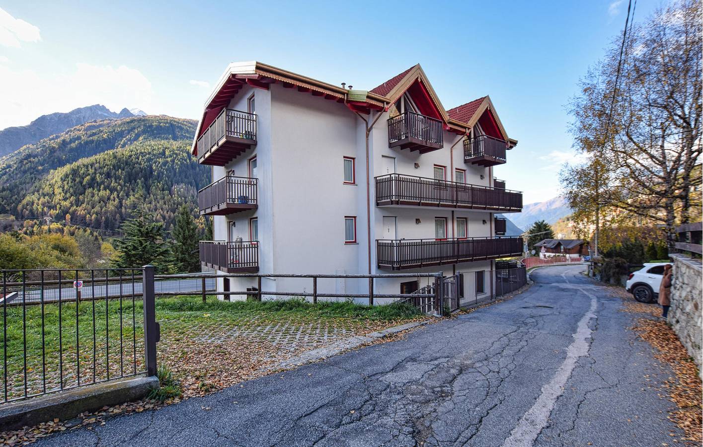 Appartamento intero, Appartamento moderno con terrazza, giardino e Wi-Fi vicino a Vione in Temù (Borgo), Temù