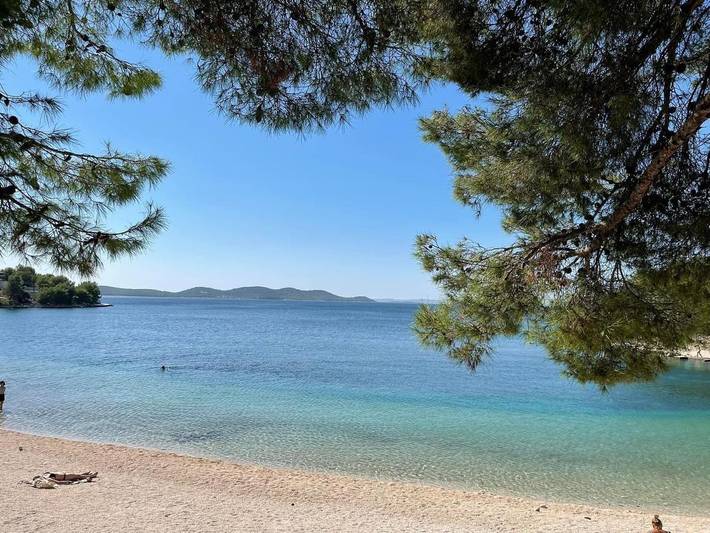 Villa pour 4 personnes, avec jardin et vue à Drage (Pakoštane)