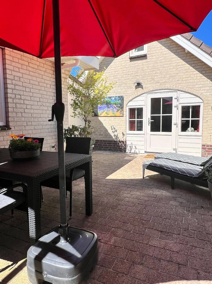 Ferienhaus für 4 Personen, mit Garten und Terrasse in Zoutelande