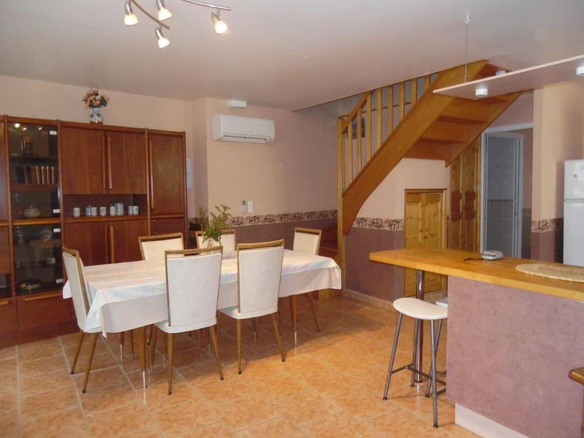 Three-Bedroom Townhouse in Nogent-sur-Seine, Aube