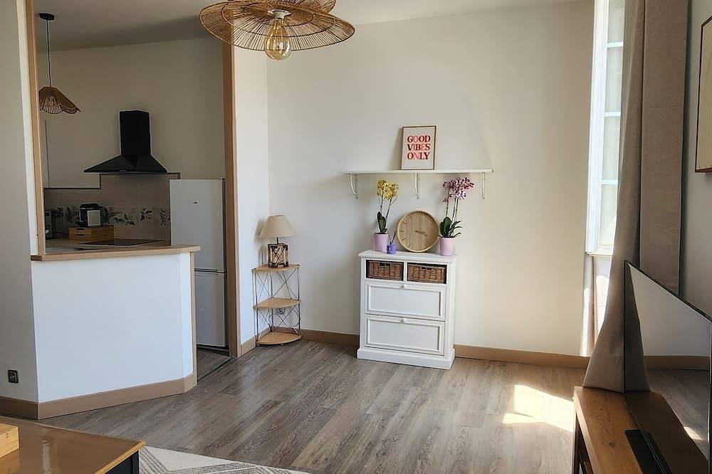Apartamento entero, Bright 80-square-meter, 3-bedroom apartment in Condom, Gers