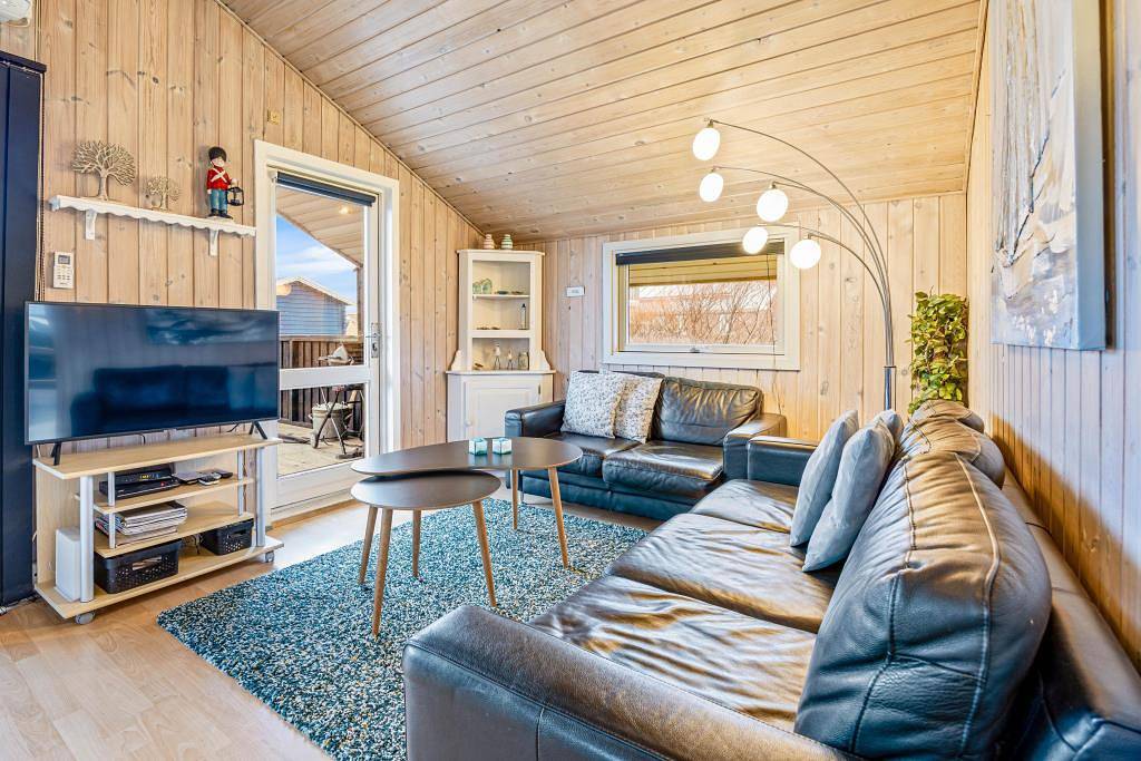 Hyggeligt ikke-ryger sommerhus i Nr. Lyngvig tæt ved fjorden in Nørre Lyngvig, Hvide Sande