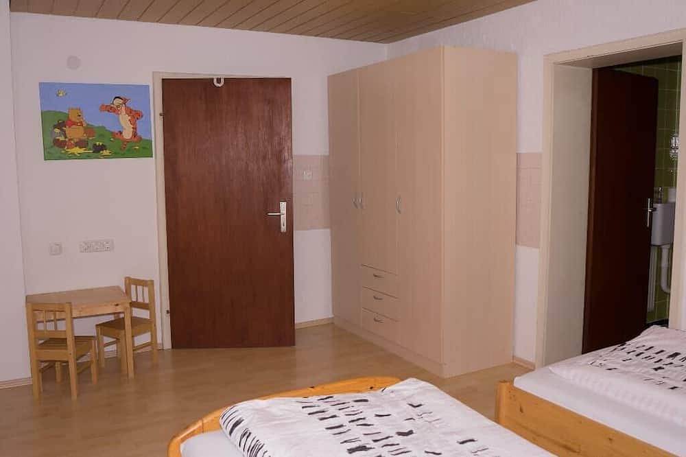 Ganze Wohnung, 120qm-große Ferienwohnung mit Balkon und großer Terrasse in Thurmansbang, Ostbayern