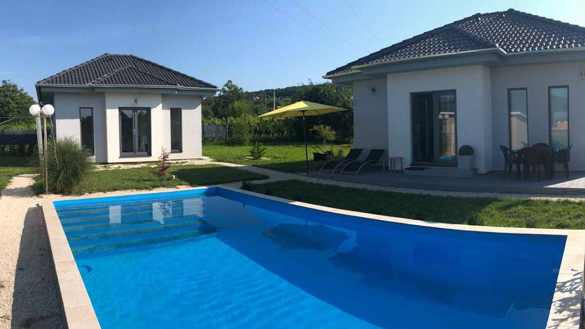 Ferienhaus modern eingerichtet mit Pool, Waschmaschine und Geschirrspüler  in Abrahamhegy, Balaton Region