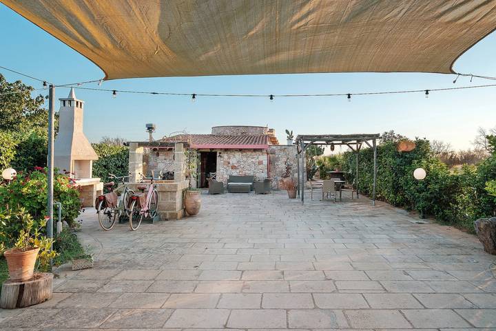 Holiday Home 'Trullo Pinuccio' with Private Pool, Wi-Fi and Air Conditioning in Galatina, Lecce Province