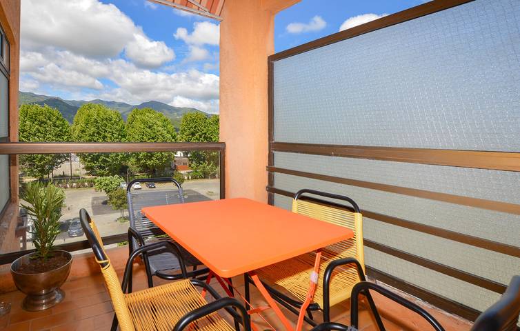 Apartamento vacacional entero, Acogedor Apartamento con Piscina, Terraza y Parking, a 300m de la Playa y Restaurantes in Moriani-Plage, Región de Corte