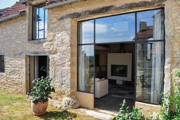 Gîte pour 7 personnes, avec piscine et jardin à Puyjourdes
