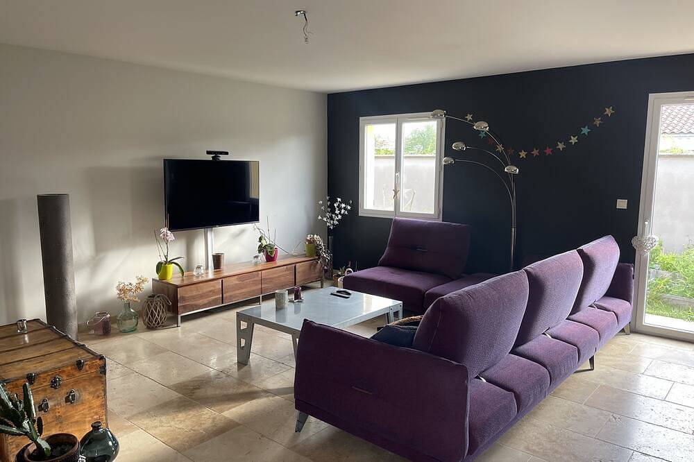 Nice house with swimming pool in Saint-Marcel-lès-Valence, Valence und Umgebung
