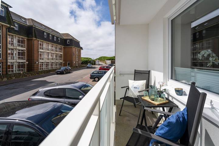 Ganze Wohnung, Moderne, frisch renovierte 2-Zimmer Whg. mit Balkon und Wlan in Westerland. in Westerland, Sylt (Gemeinde)