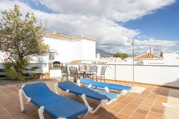 Villa for 9 Guests in Urbanización Punta Lara, Nerja, Picture 4