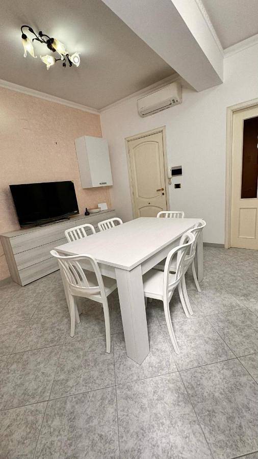 Appartamento per 7 persone, con balcone a Tonnarella