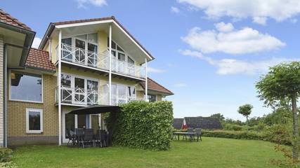 Ferienhaus für 8 Personen, mit Balkon/Terrasse und Sauna sowie Balkon in Brouwershaven