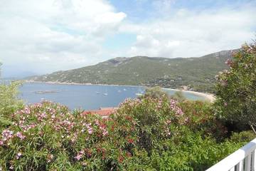 Gîte pour 4 personnes, avec terrasse et jardin à Belvédère-Campomoro