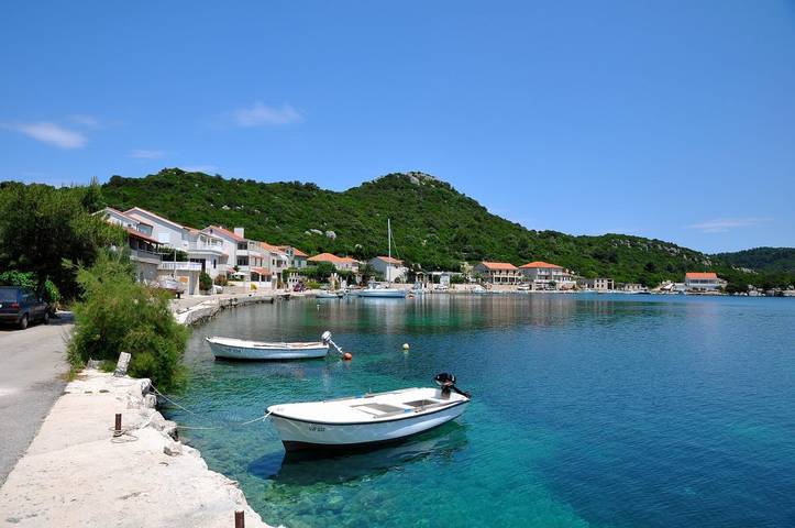 Gîte pour 2 personnes, avec terrasse dans Lastovo - 4