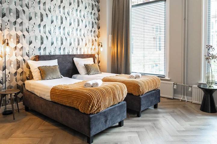 Gemütliches 35m² Apartment mit Bad, schnellem WLAN und charmantem Fischgrätparkett. Perfekt für einen entspannten Aufenthalt oder eine Geschäftsreise im Herzen von Tilburg. in Tilburg, Nordbrabant
