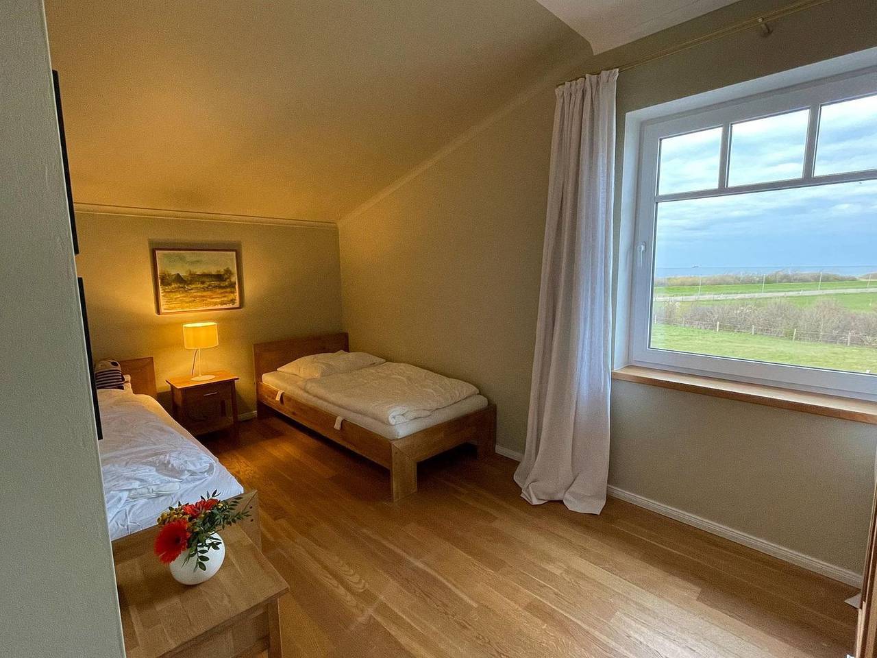 Ganze Wohnung, Strandvilla - Penthouse mit Meerblick, Balkon und moderner Ausstattung in Börgerende, Börgerende-Rethwisch