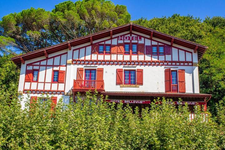 Hôtel pour 3 personnes, avec jardin et terrasse