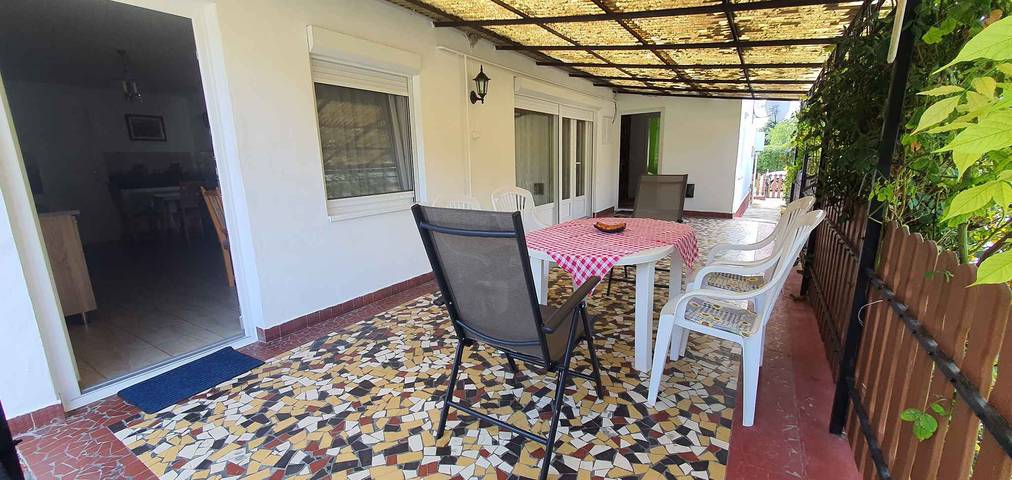 Ferienhaus mit gemütliche Terrasse und Klimaanlage in Balatonbereny, Plattensee Südufer