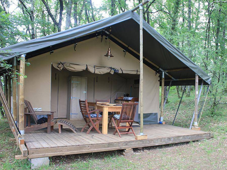Camping Sites et Paysages - L'Etang de Brissac  - Tente 5 personnes - Tente Insolite Nature Confort Lodge 2 ch - Sans sanitaires in Brissac-Quincé, Région d'Angers