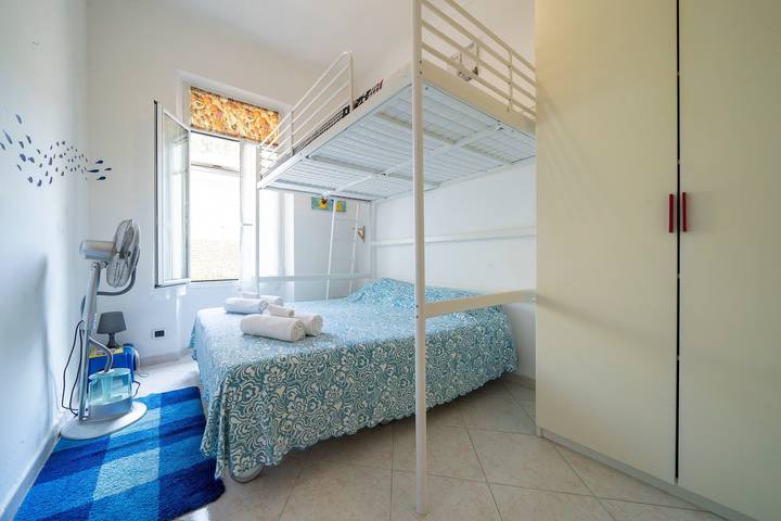 Casa vacanze 'Villa Verde - 300m dal mare' con giardino privato, Wi-Fi e aria condizionata in Bordighera, Riviera di Ponente