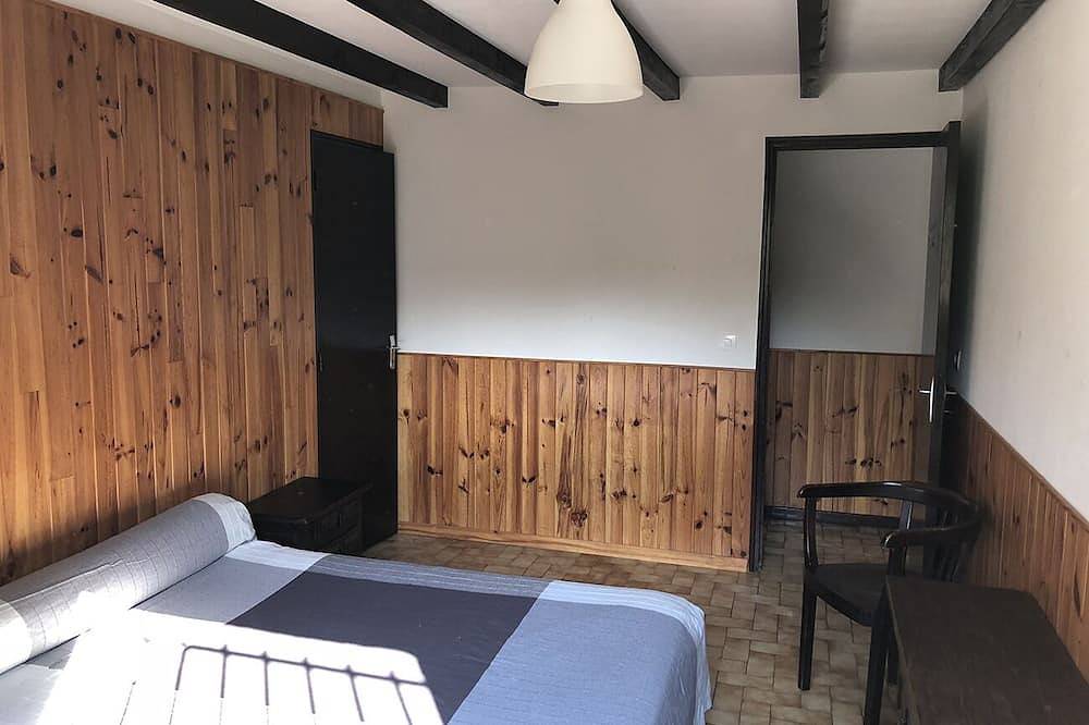 Appartement entier, A 300m de la plage du Lac de St Ferréol, location en rez-de chaussée de maison in Sorèze, Lauragais