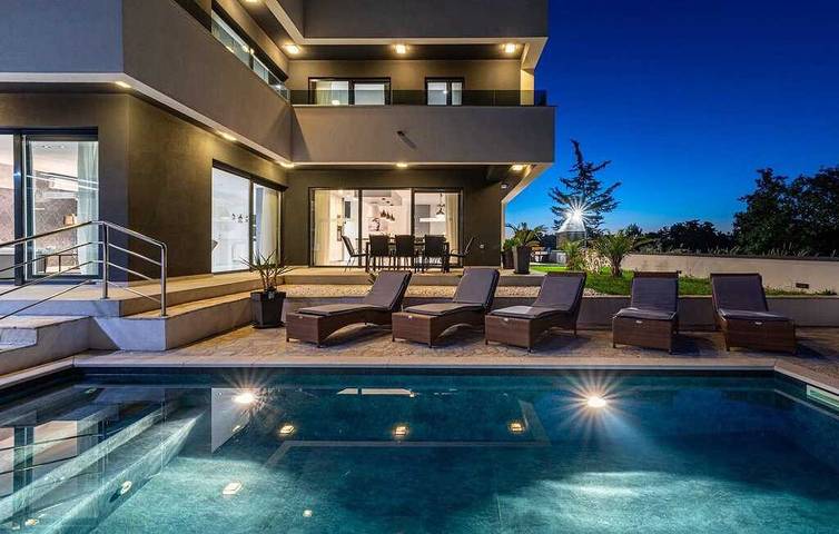 Villa für 6 Personen, mit Garten und Pool sowie Whirlpool, kinderfreundlich in Zadar - 4