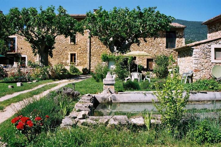 Chambre d’hôte pour 2 personnes, avec Terrasse ainsi que Jardin et Vue