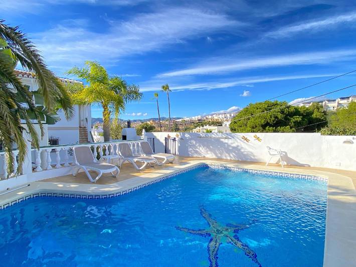 Holiday apartment for 3 people, with pool and garden in Nerja