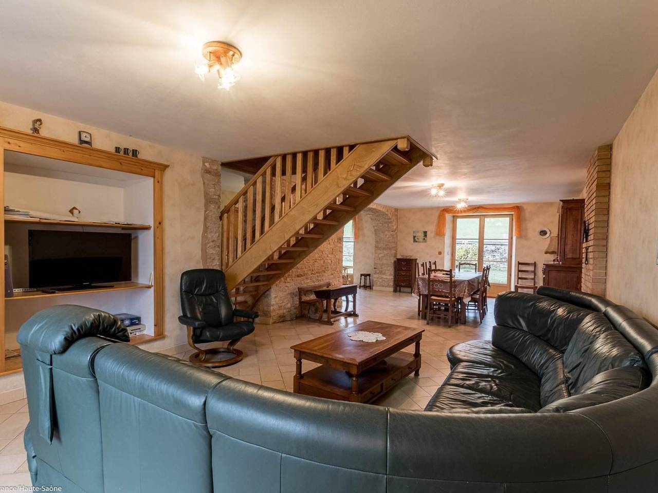 Casa espaciosa cerca de Vesoul con chimenea, ideal para familias in Dampierre-sur-Linotte, Alto Saona