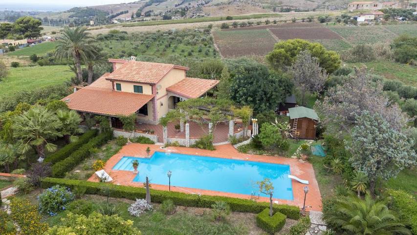 Villa per 6 persone, con Terrazza e Giardino nonché Piscina e Panorama a Termini Imerese