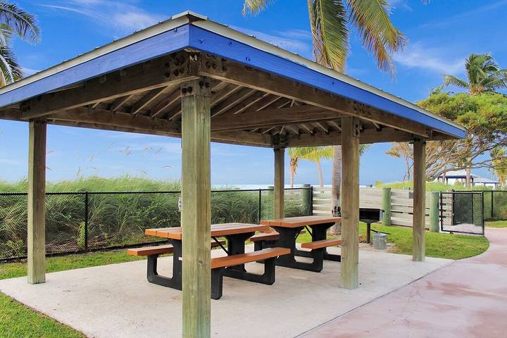 Vacation rental for 6 people, with hot tub in Marathon