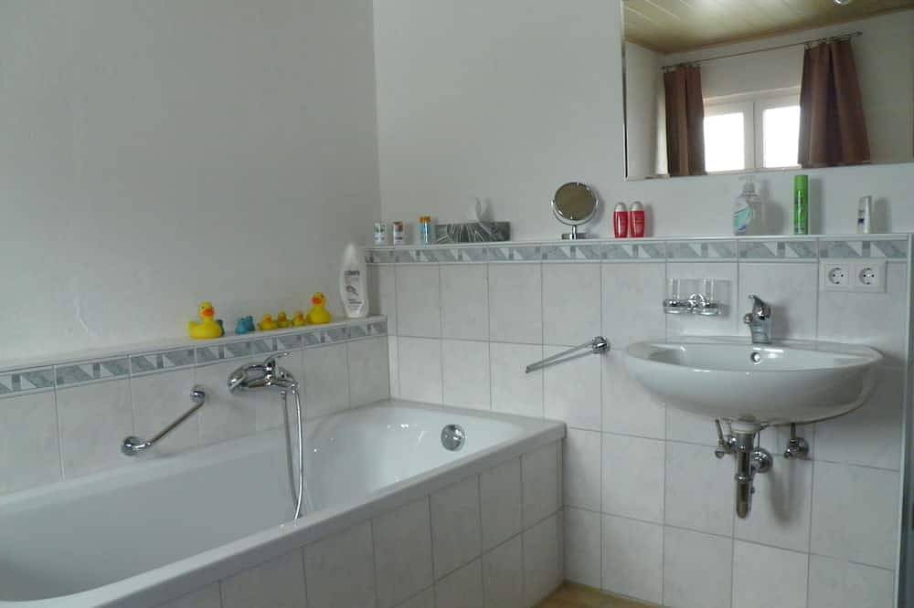 Ganze Wohnung, Schöne große Ferienwohnung für Ihren unvergesslichen Aufenthalt im Allgäu in Argenbühl, Region Bodensee-Oberschwaben