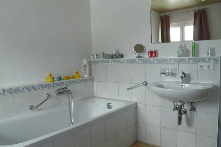 Ferienwohnung für 6 Personen, mit Terrasse und Garten in Argenbühl - 2