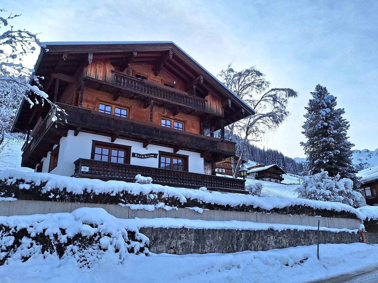 Chalet met panoramische ligging, skilift op 450m in Inneralpbach, Alpbach