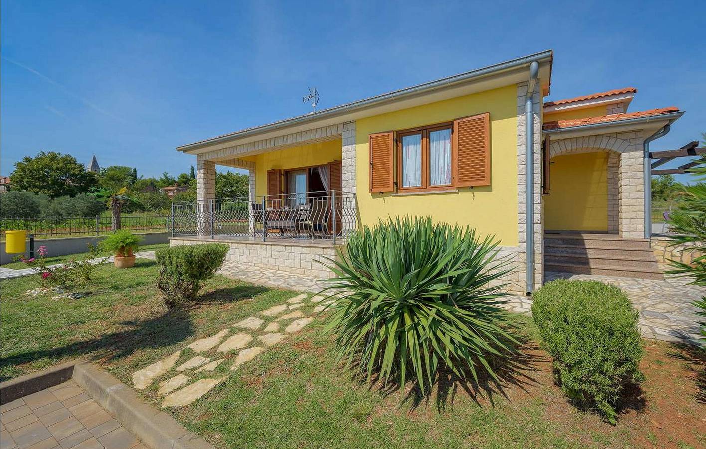 Geräumige 2-Zimmer-Wohnung mit Pool, WLAN und Parkplatz in der Nähe von Labinci in Kastelir, Općina Kaštelir - Labinci