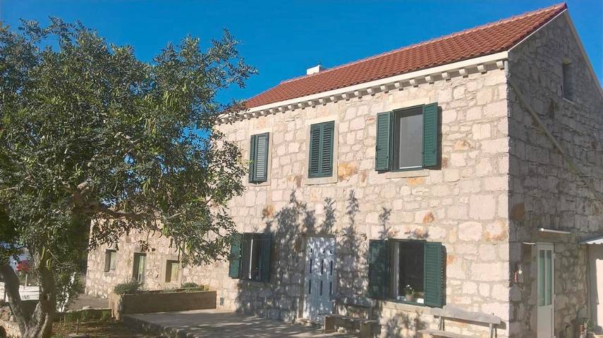 Ferienhaus für 7 Personen, mit Ausblick und Garten