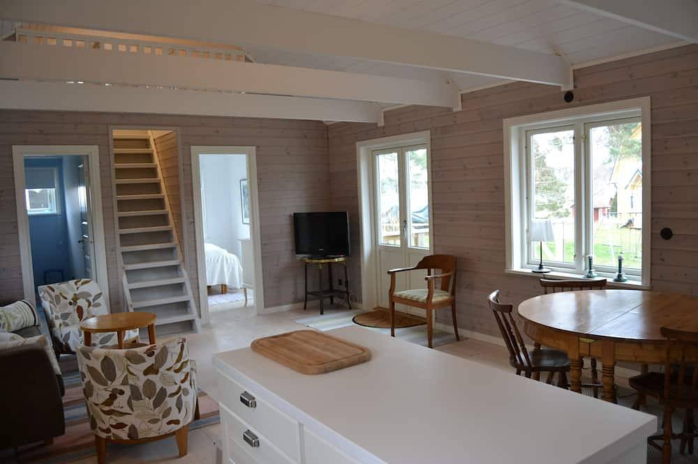 Modernes Ferienhaus. Einzigartige Lage mit Meerblick und Archipel am Knoten in Vaxholm, Stockholmer Schärengarten