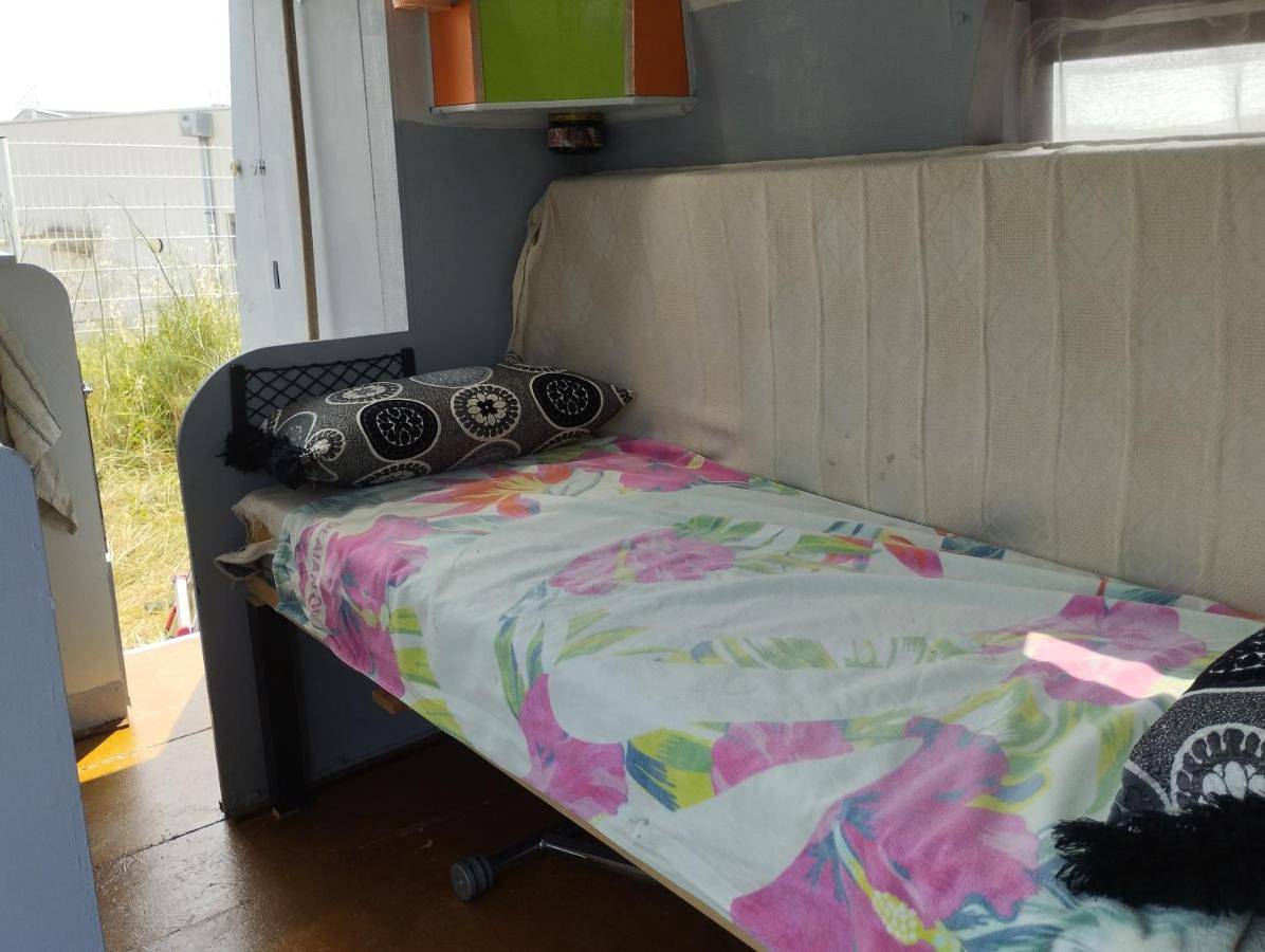 Montpellier van aménagé Sans Wc Sanitaire Et Cuisine, Juste Pour Dépanner quelques nuits, Prévoir Une Batterie Externe Pour Les Téléphones Merci De Bien Lire Le Descriptif in Port Marianne, Montpellier
