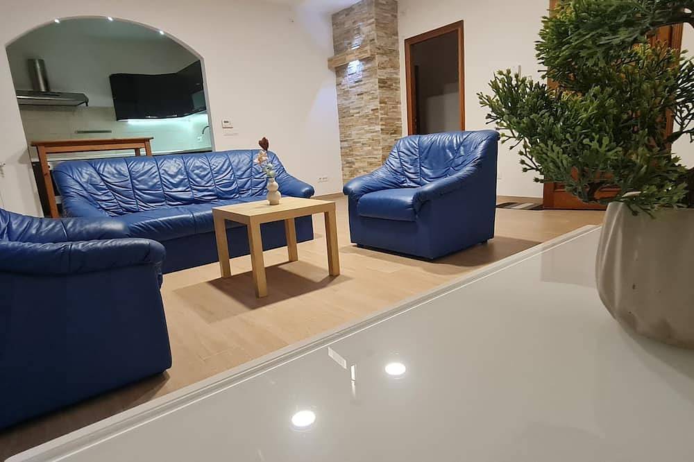 Appartamento intero, Casa Mia - Center Gorizia, on Piazza St. Antonio, 2-bedroom apartment, for you. in Gorizia, Carso