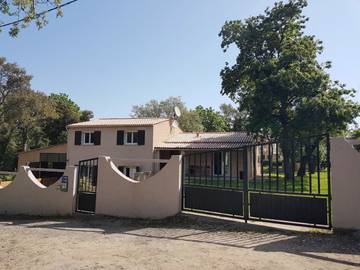 Maison d’hôte pour 5 personnes, avec jardin et vue ainsi que bassin pour enfant et piscine à Prunelli-di-Fiumorbo