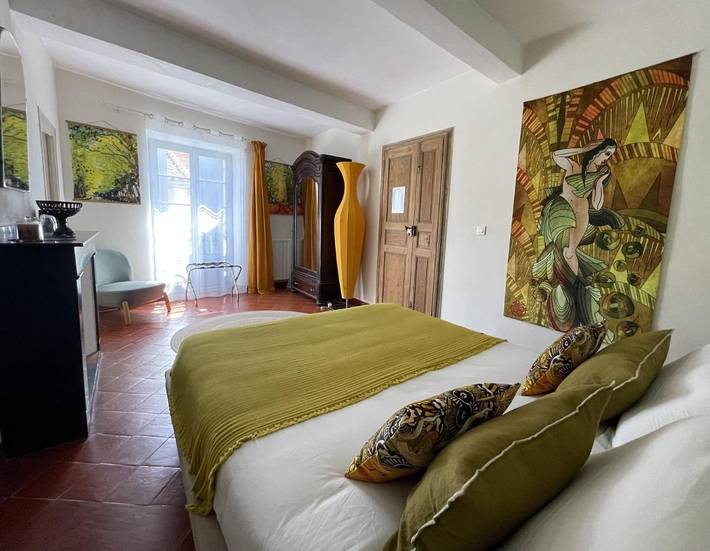 Maison d’hôte pour 3 personnes, avec Balcon et Terrasse ainsi que Jardin et Piscine à Roubia