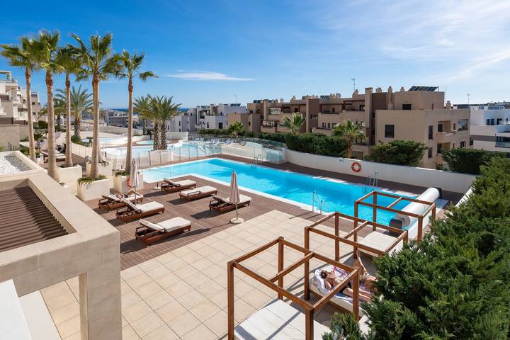 Entire apartment, Holiday Apartment "Azalea 471" with Pool, Terraces & Wi-Fi in La Cala de Mijas, Mijas