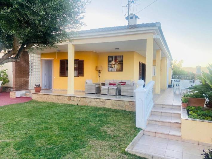 Ferienhaus für 6 Personen, mit Balkon und Terrasse sowie Garten und Pool in Castellón de la Plana
