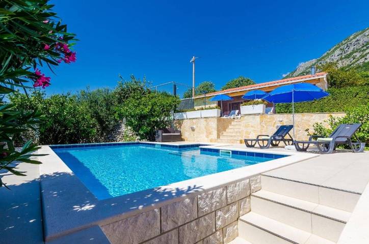 Three Bedroom Holiday Home, Pool, Sauna, Terrace in Općina Konavle, Condado de Dubrovnik-Neretva