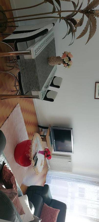 Gîte pour 4 personnes, avec balcon et vue à Cluses - 3